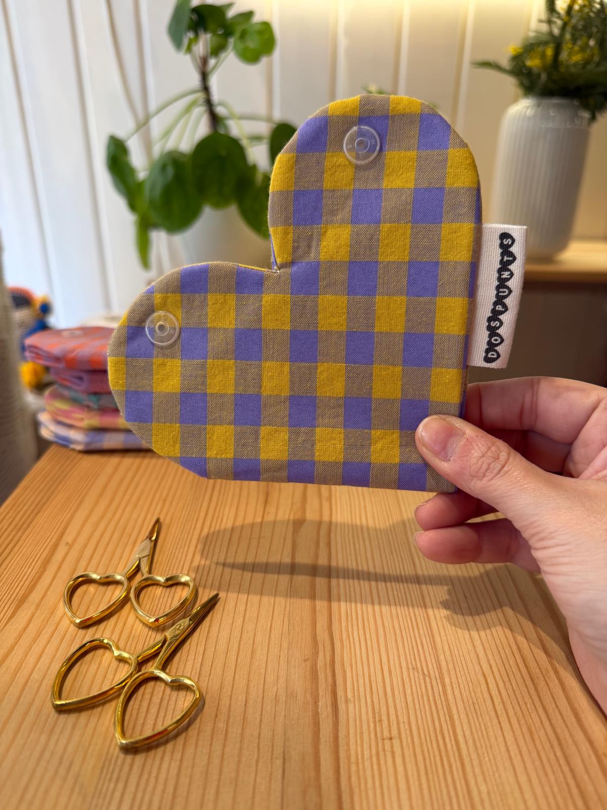 Corazón GuardaTijeras DosPunts