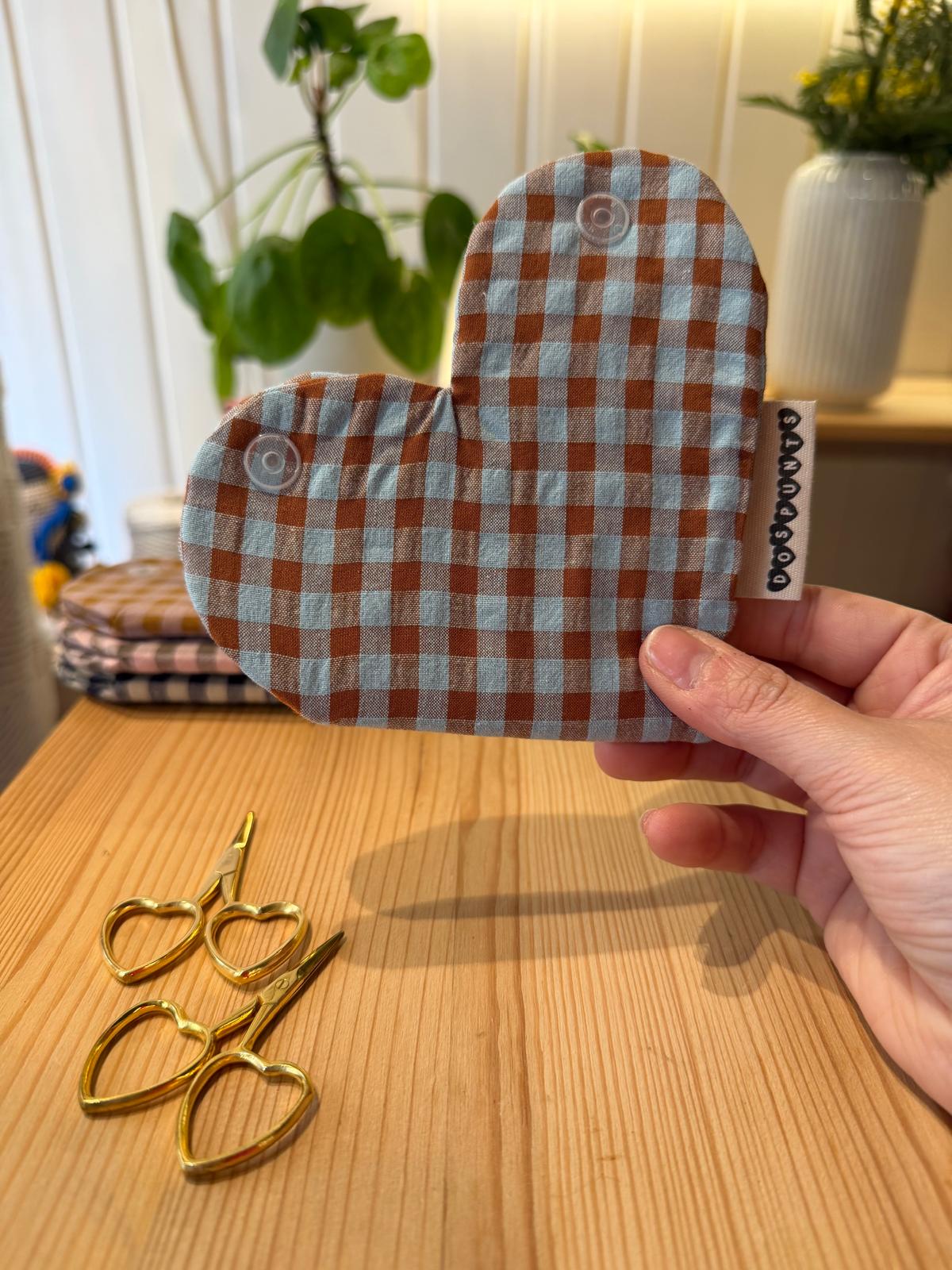 Corazón GuardaTijeras DosPunts