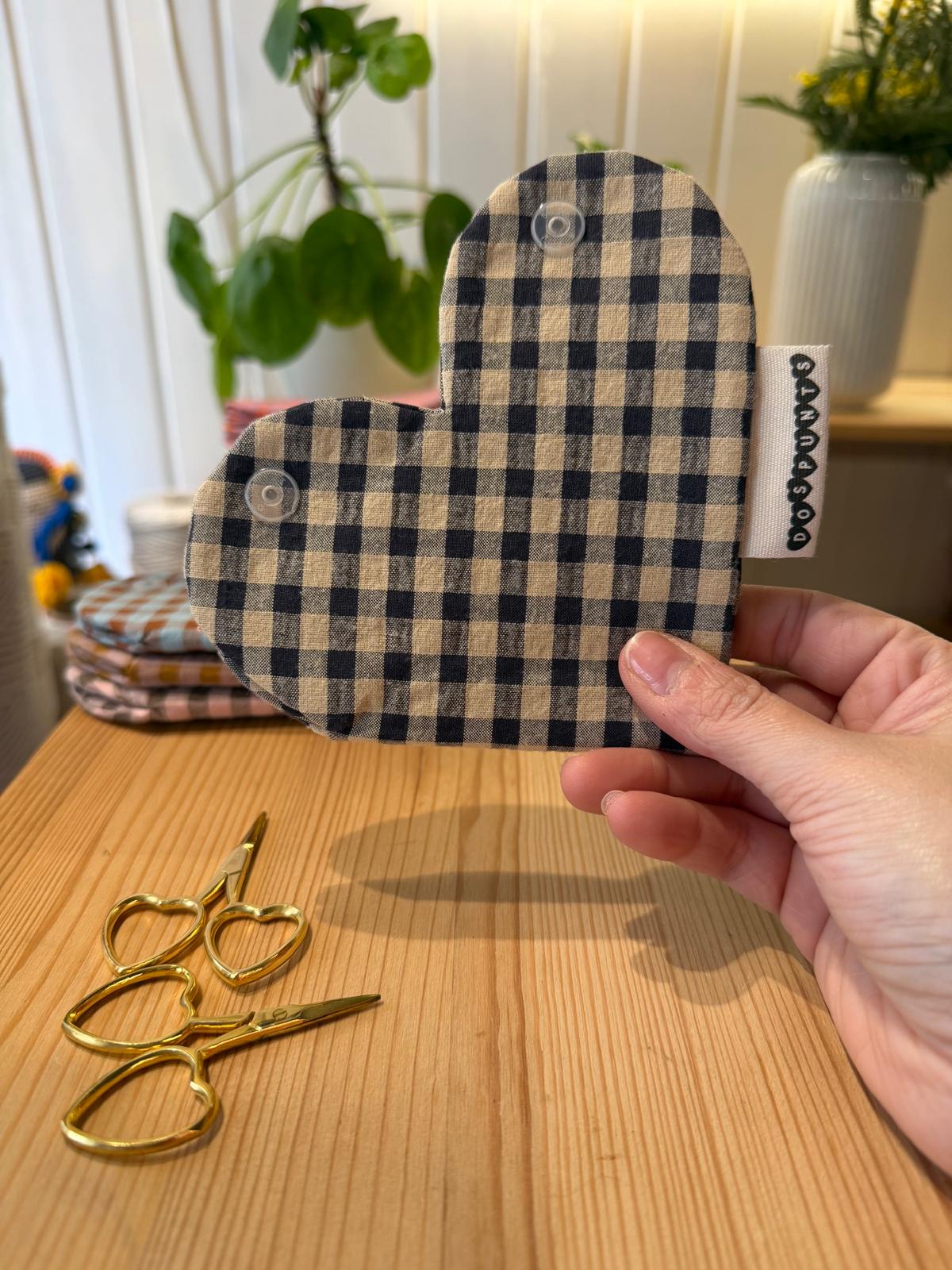 Corazón GuardaTijeras DosPunts