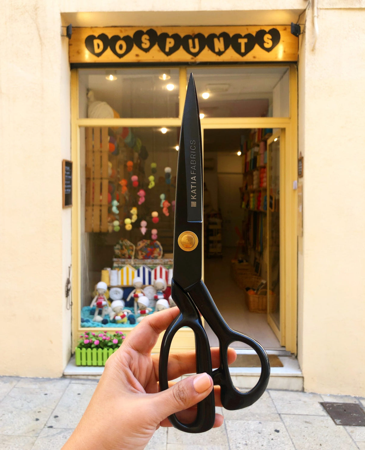 E272571B-4D73-4469-BB2F-792C6B3C2D82