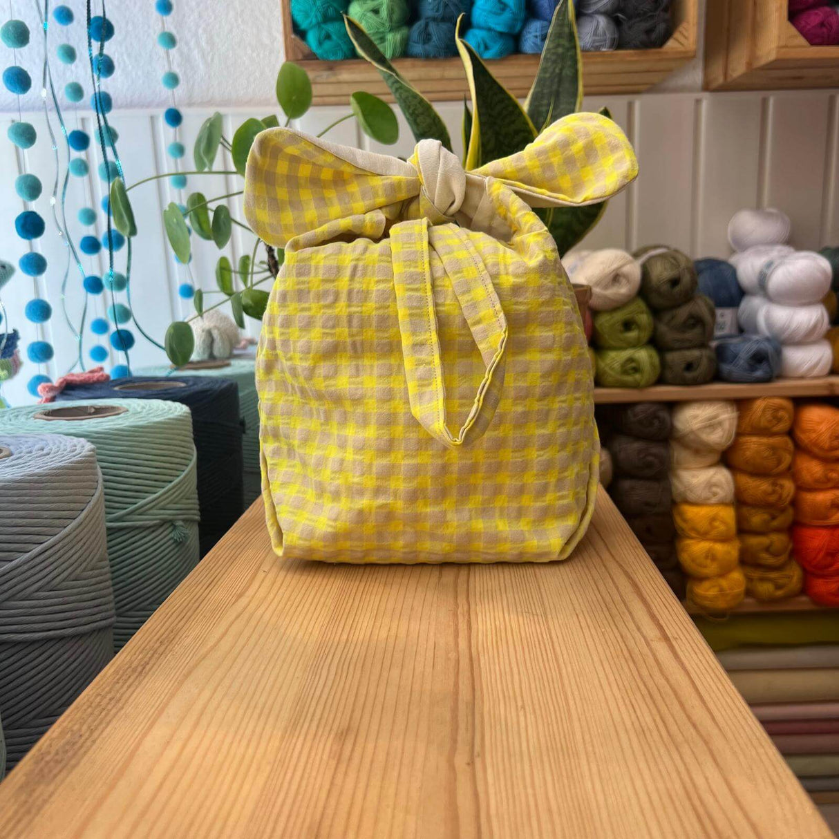 bunny bag midi neon amarillo 2