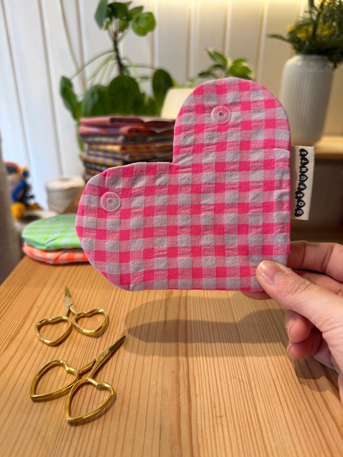 Corazón GuardaTijeras DosPunts