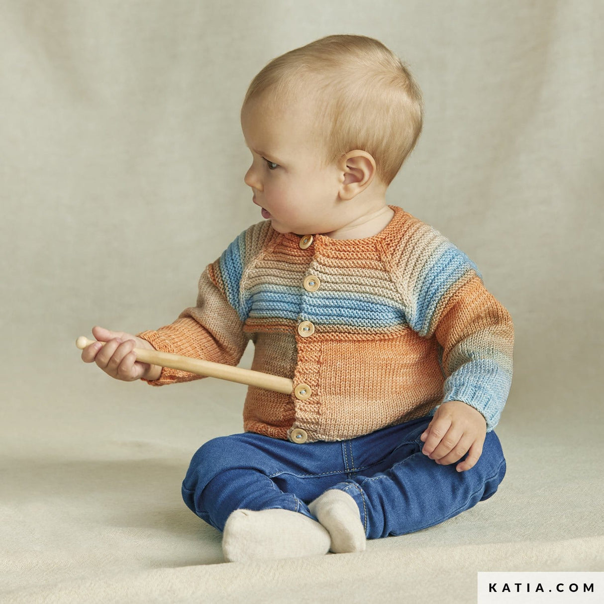 patron-tejer-punto-ganchillo-bebe-chaqueta-otono-invierno-katia-6210-28-g