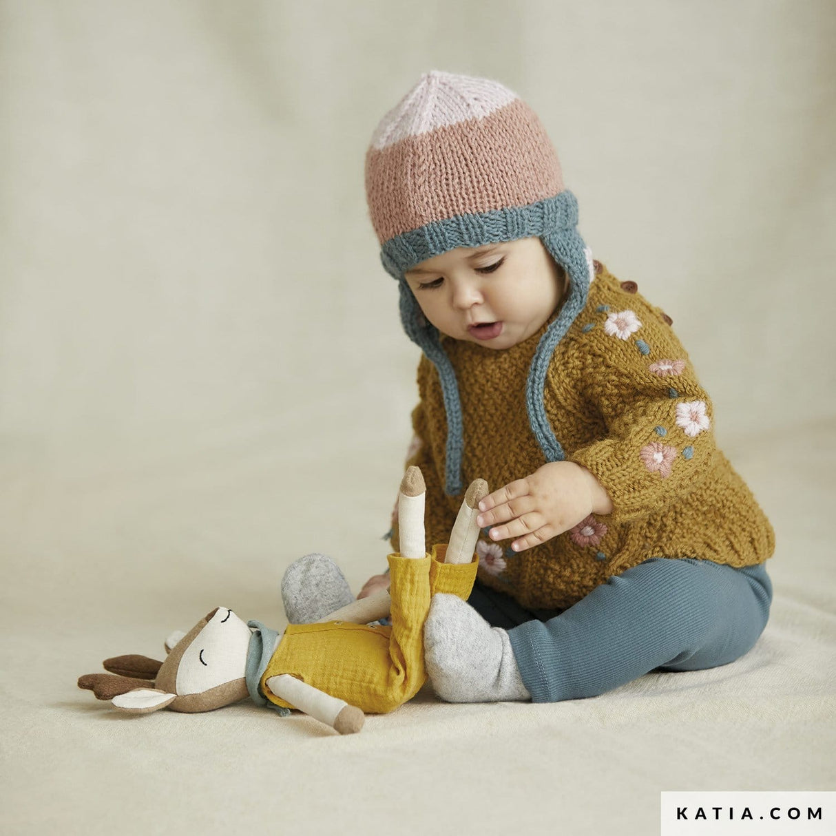 patron-tejer-punto-ganchillo-bebe-conjunto-otono-invierno-katia-6210-33-02-g