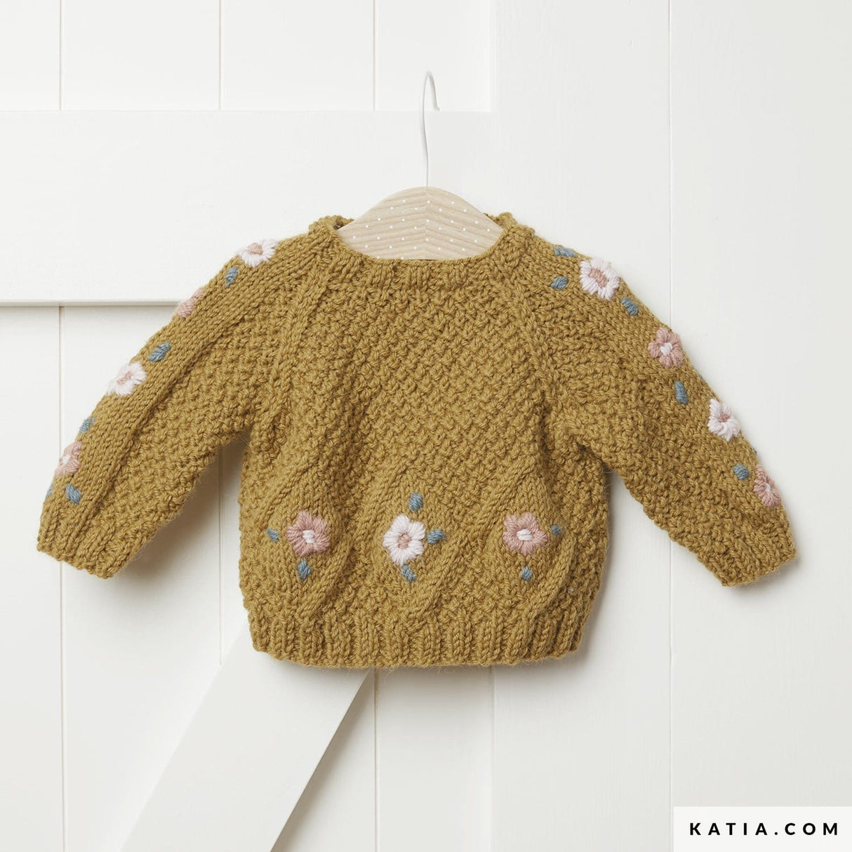 patron-tejer-punto-ganchillo-bebe-conjunto-otono-invierno-katia-6210-33-04-g