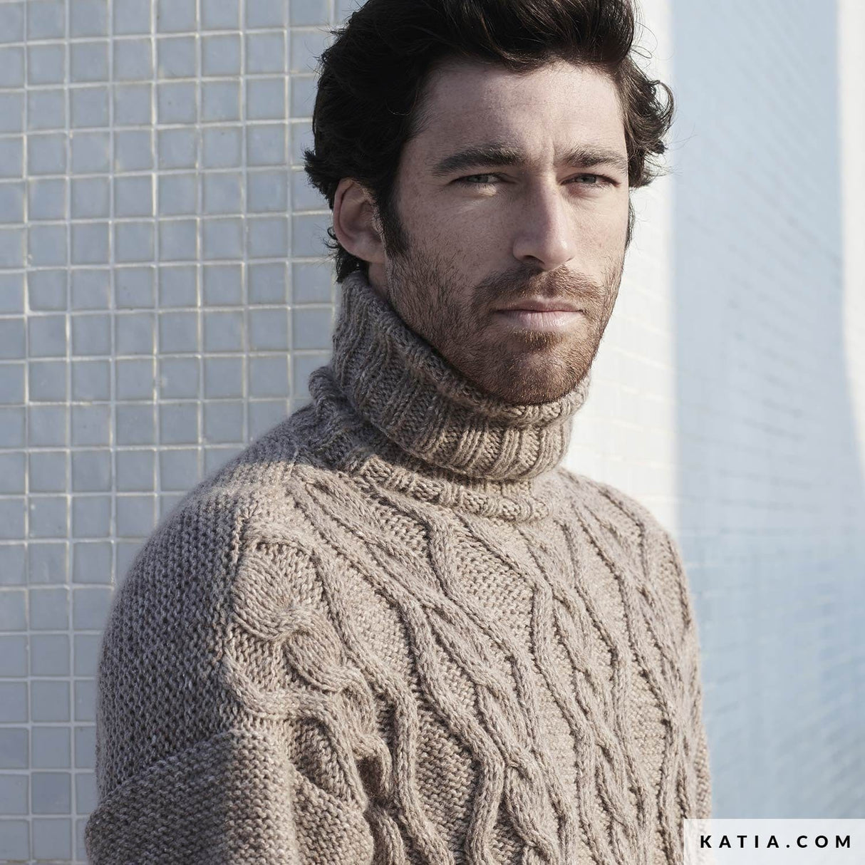 patron-tejer-punto-ganchillo-hombre-jersey-otono-invierno-katia-6211-12-02-g