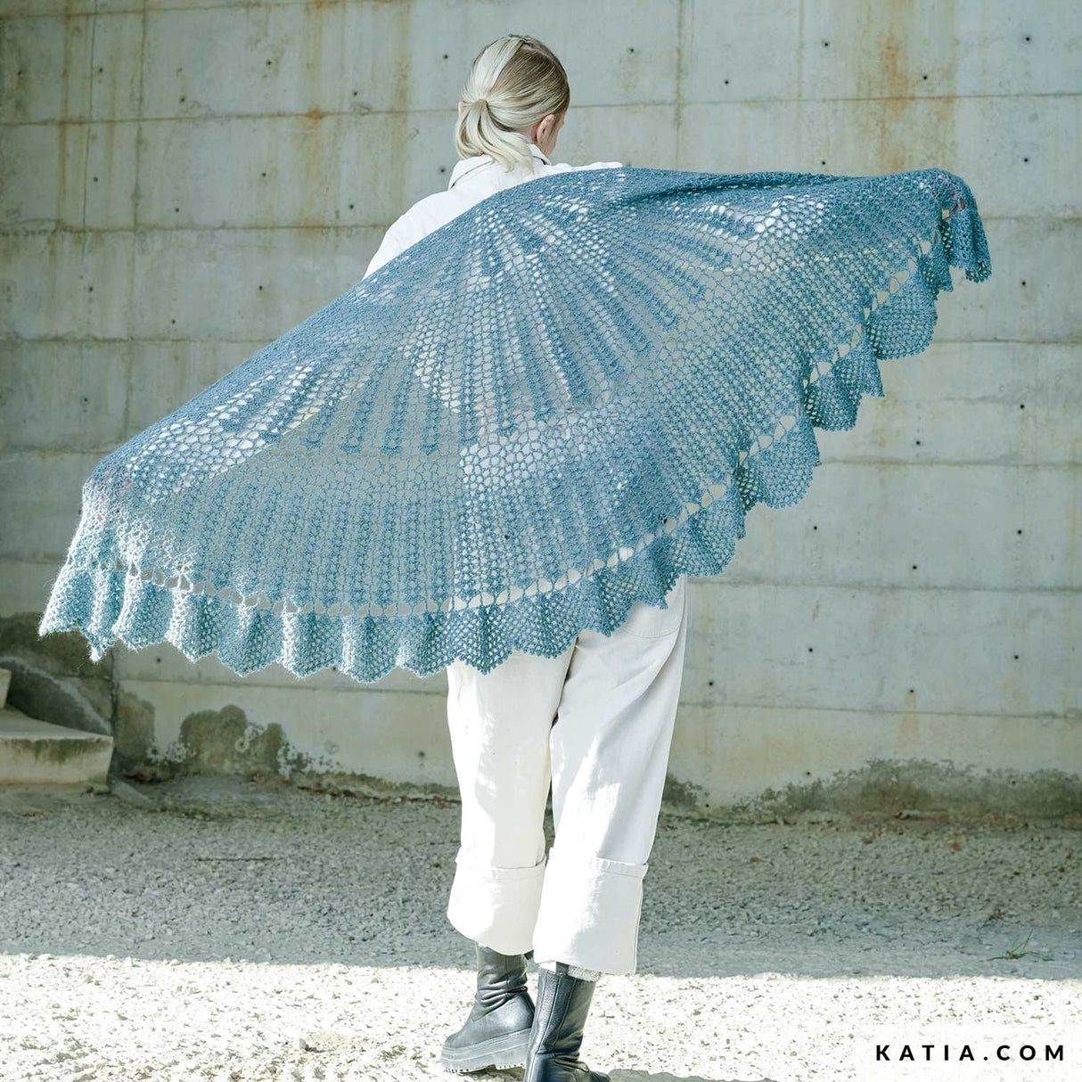 patron-tejer-punto-ganchillo-mujer-chal-otono-invierno-katia-6208-4-01-g