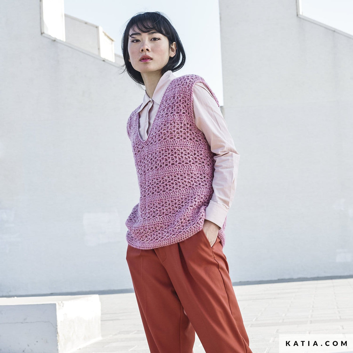 patron-tejer-punto-ganchillo-mujer-chaleco-otono-invierno-katia-6211-16-01-g