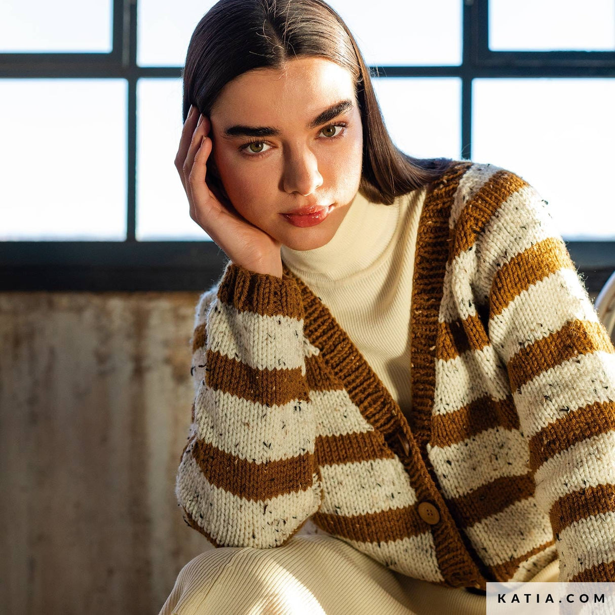 patron-tejer-punto-ganchillo-mujer-chaqueta-otono-invierno-katia-6209-14-02-g