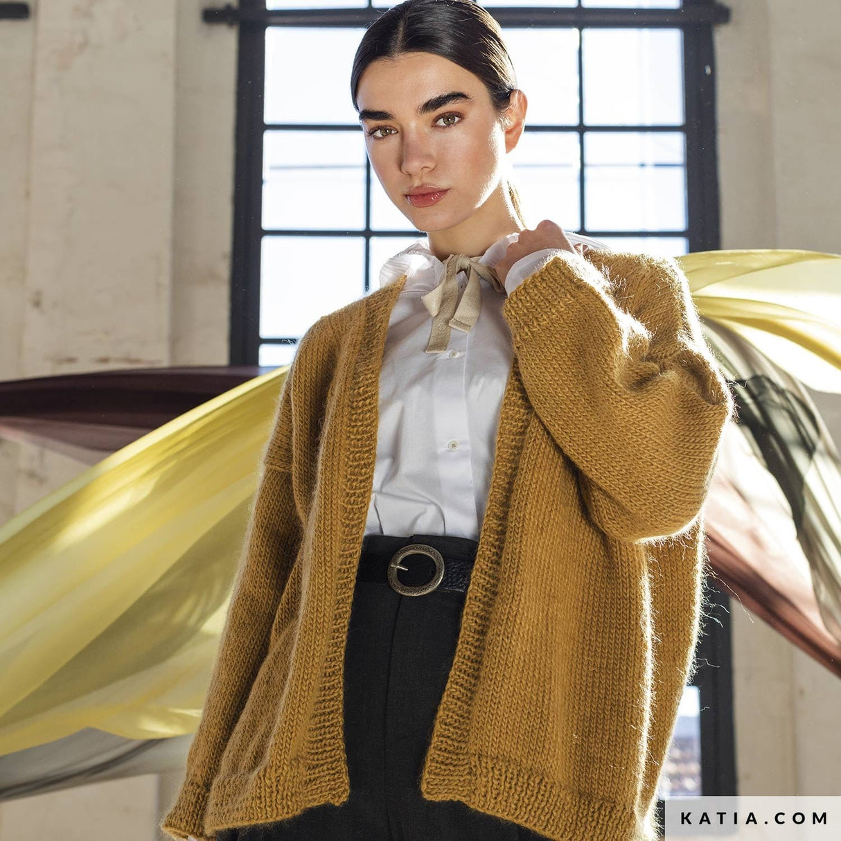 patron-tejer-punto-ganchillo-mujer-chaqueta-otono-invierno-katia-6209-4-03-g