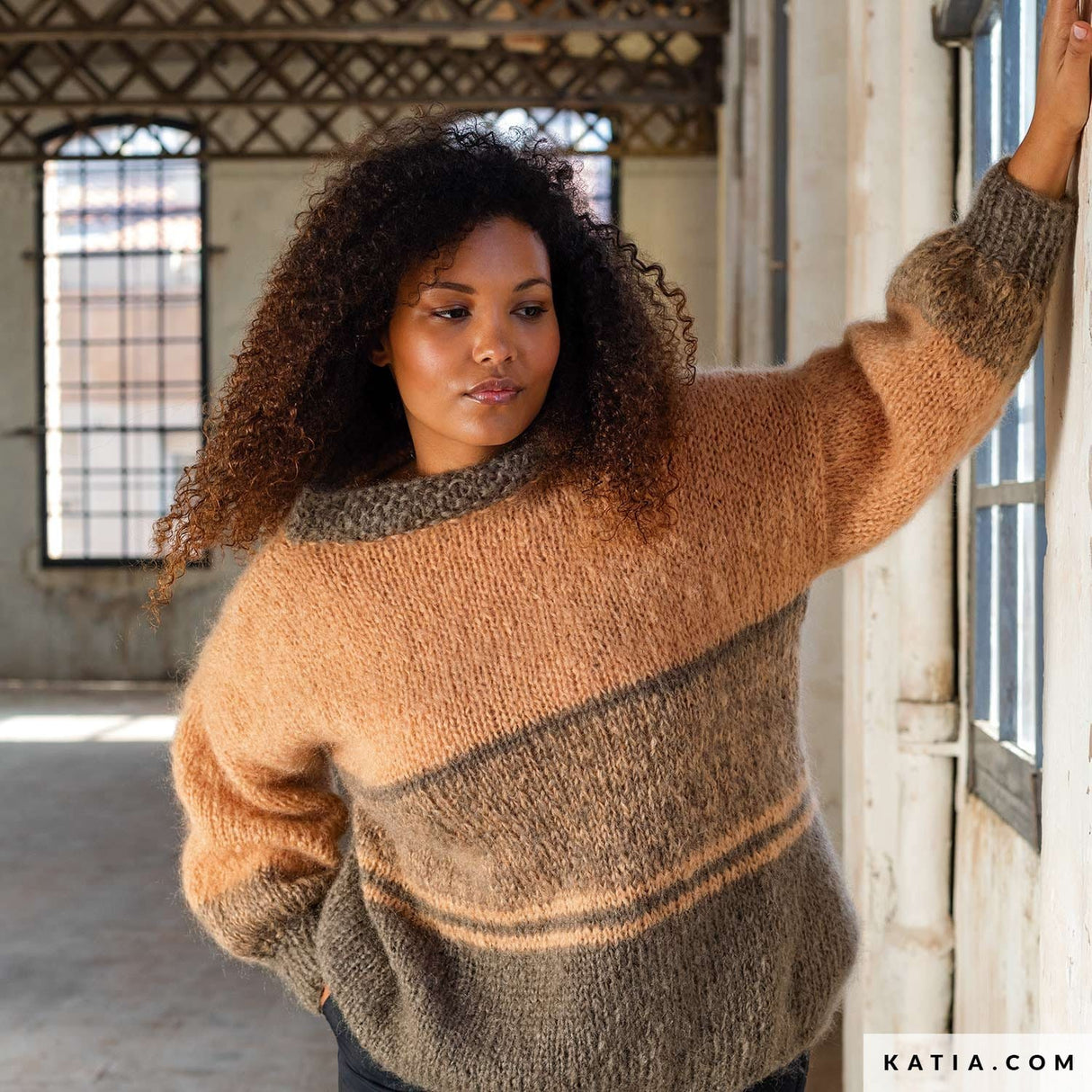patron-tejer-punto-ganchillo-mujer-jersey-otono-invierno-katia-6209-9-02-g