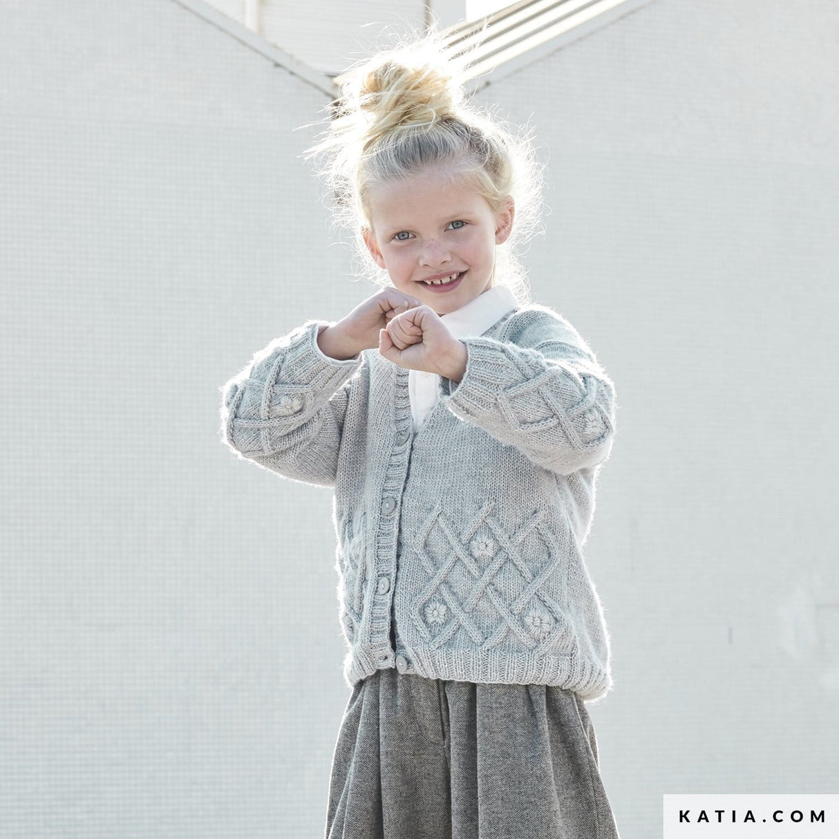 patron-tejer-punto-ganchillo-ninos-chaqueta-otono-invierno-katia-6211-3-g