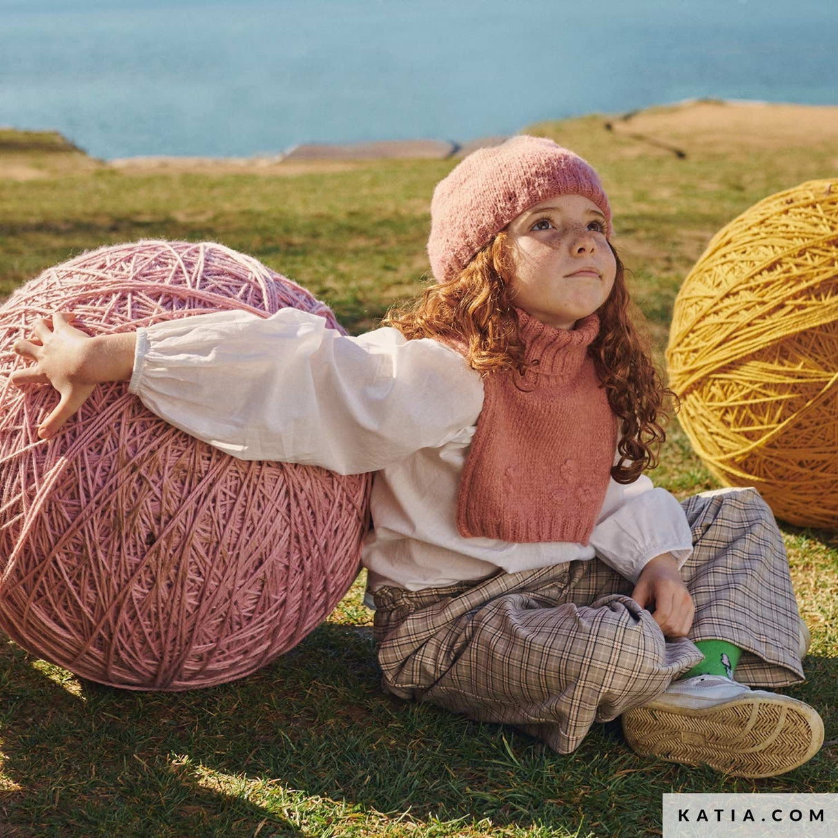 patron-tejer-punto-ganchillo-ninos-conjunto-otono-invierno-katia-6267-1a-02-g