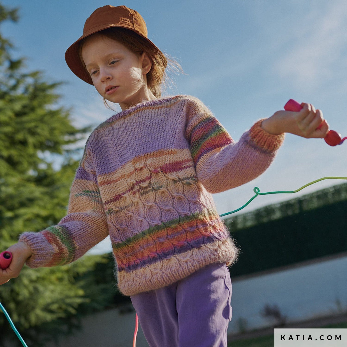 patron-tejer-punto-ganchillo-ninos-jersey-otono-invierno-katia-6267-26-g