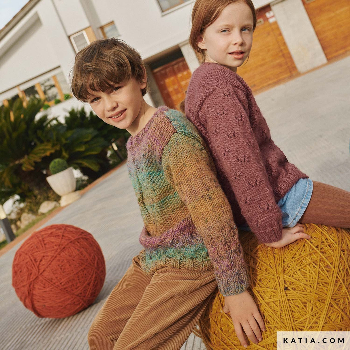 patron-tejer-punto-ganchillo-ninos-jersey-otono-invierno-katia-6267-28-01-g