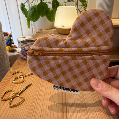 Corazón GuardaCables DosPunts