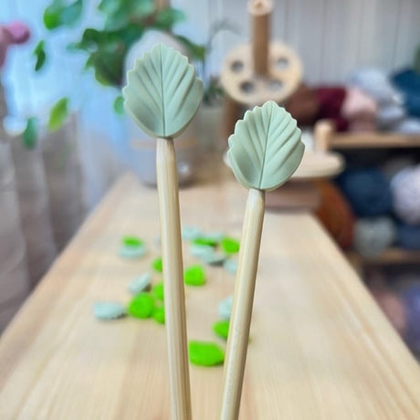 Hoja verde agua